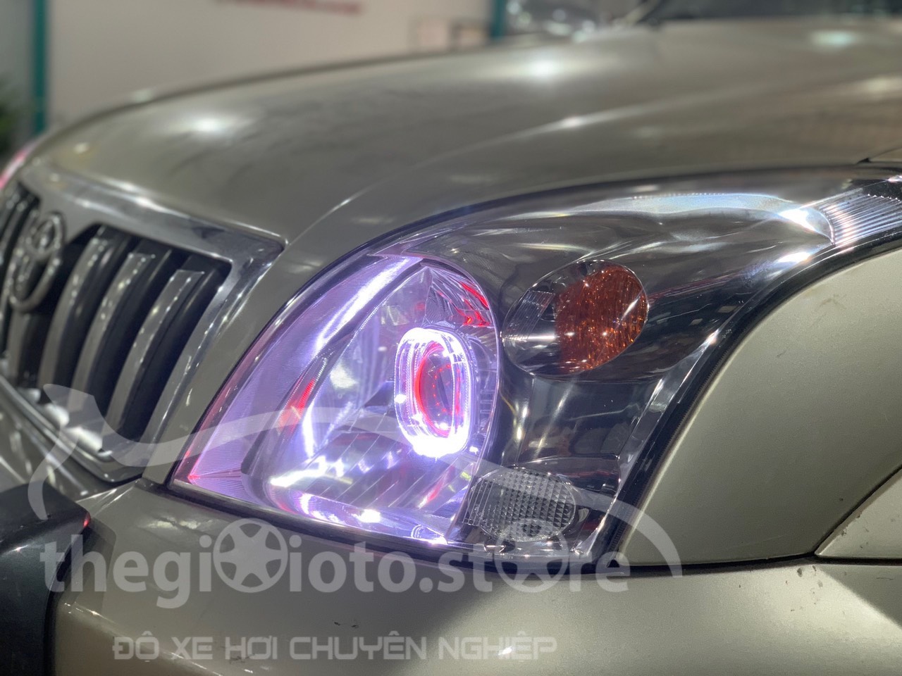 Độ bi laser Aozoom Jaguar cho xe Toyota Prado 