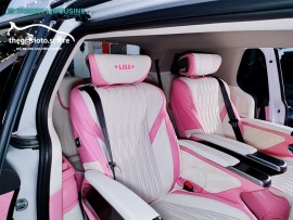 Độ ghế limousine sàn cacbon và đổi màu nội thất hồng cho Carnival