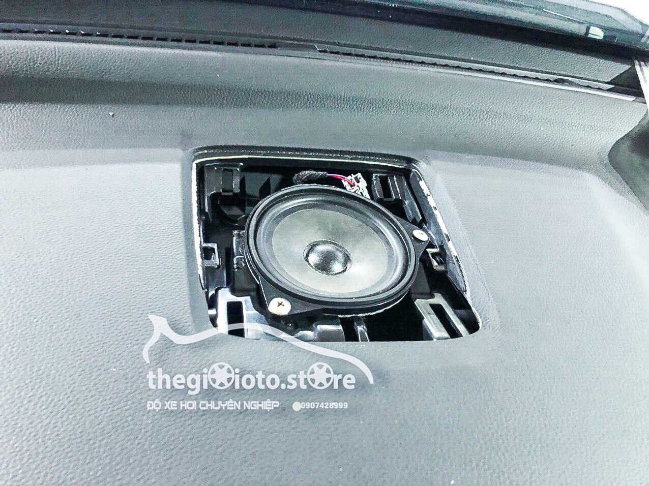 Độ loa center cho xe Honda CR-V