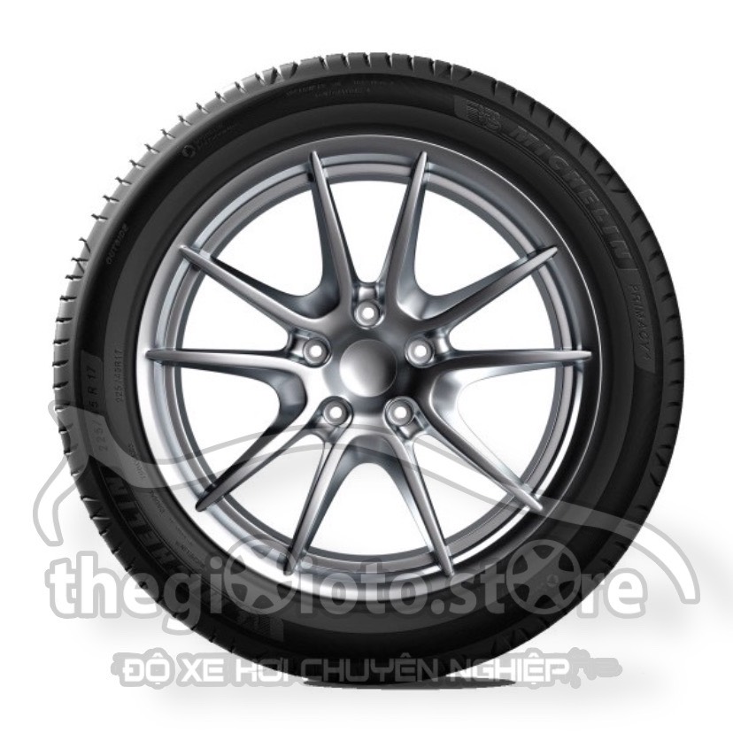 Lắp lốp Michelin 215/45R18 Primacy 4 cho xe ô tô 