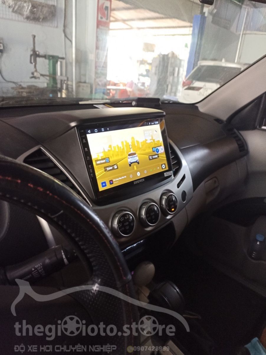 Màn android Zestech liền cam độ xe Mitsubishi Triton 