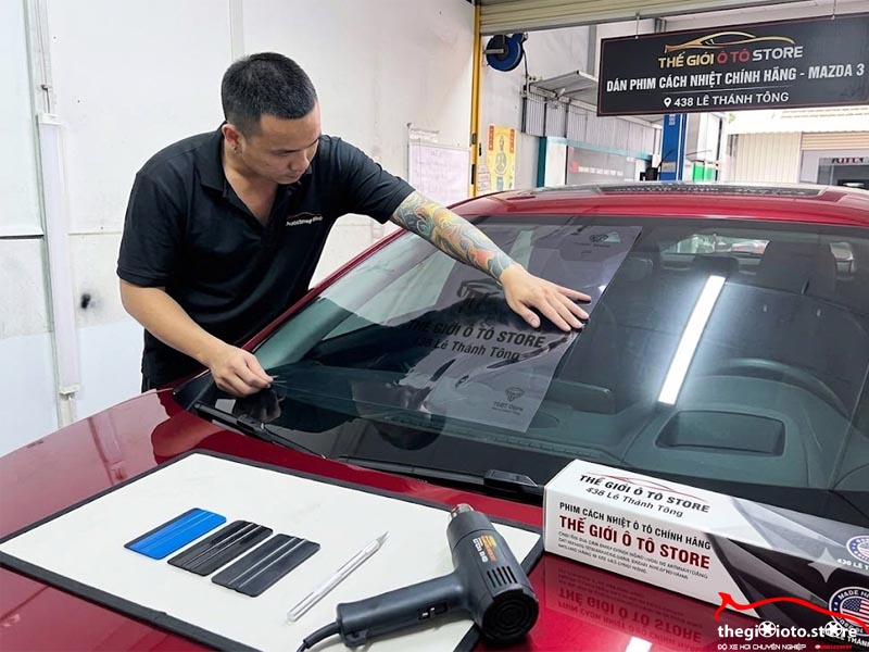 dan-phim-cach-nhiet-3m-cho-mazda3-chong-nong-hieu-qua