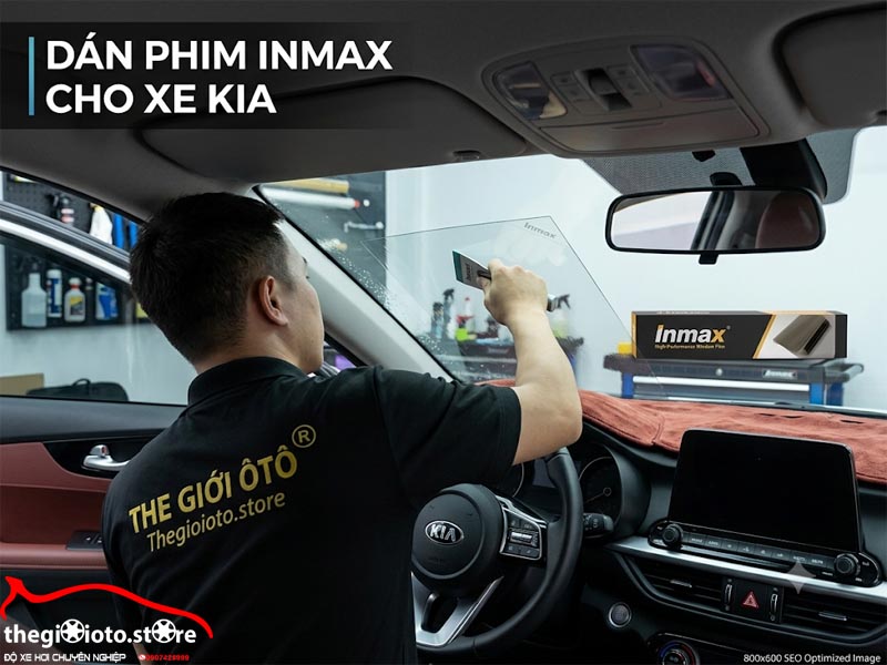ky_thuat_vien_dan_phim_inmax_kinh_lai_xe_kia