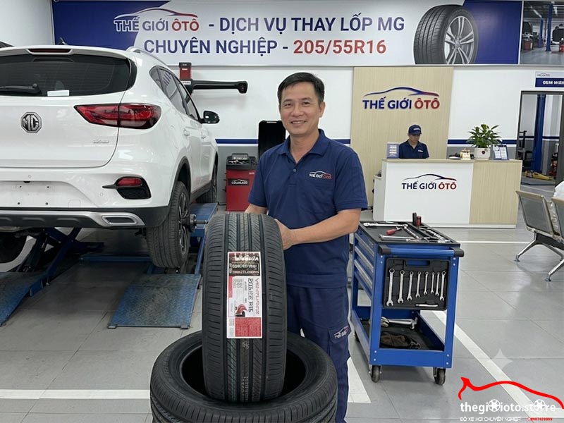 lop-xe-avanza-venturer-205-55R16-moi-trong-xuong