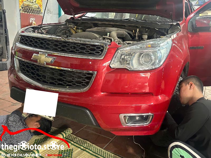 quy-trinh-lap-bi-gam-xe-colorado