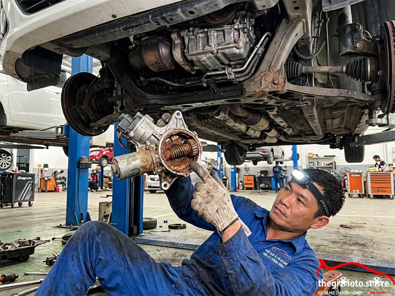 sua-thuoc-lai-dien-eps-hyundai-i10-bi-keu-luc-cuc